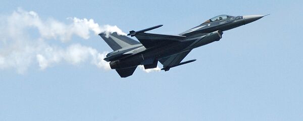 Истребитель F-16 - Sputnik Latvija
