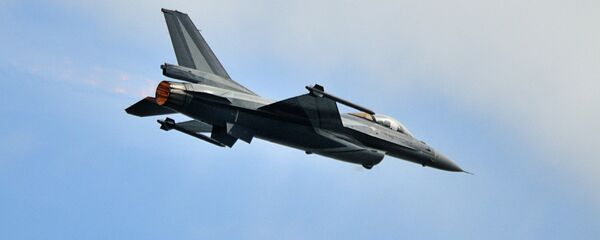 Истребитель F-16 Истребитель F-16 - Sputnik Latvija
