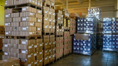 Продукция на складе готовится отправиться к потребителям