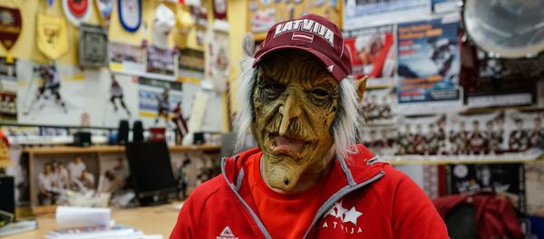 Ведьмак Юрчик стал невъездным на домашние матчи любимой команды - Sputnik Латвия