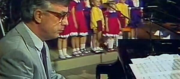 Zelta kāzas: viena no labākajām bērnu ansambļa Dzeguzīte dziesmām Zelta kāzas: viena no labākajām bērnu ansambļa Dzeguzīte dziesmām - Sputnik Latvija