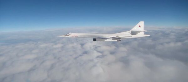 Истребители ВВС Великобритании сопровождали российские Ту-160 Истребители ВВС Великобритании сопровождали российские Ту-160 - Sputnik Латвия