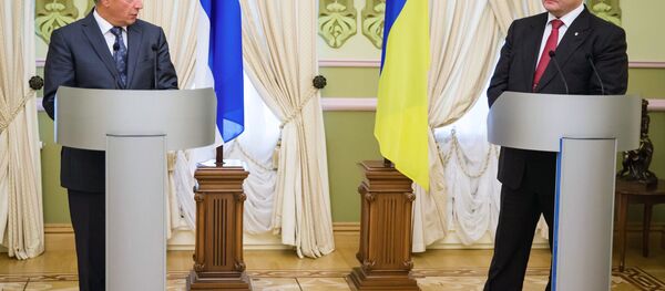 П.Порошенко встретился с Саули Ниинисте П.Порошенко встретился с Саули Ниинисте - Sputnik Latvija