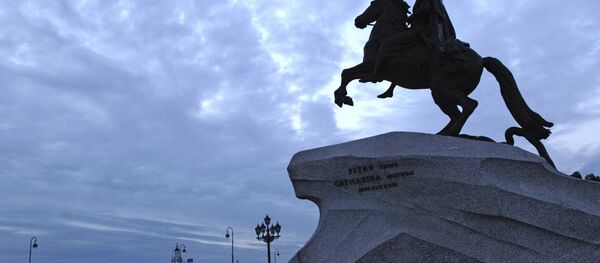 Памятник Петру I на Сенатской площади Санкт-Петербурга Памятник Петру I на Сенатской площади Санкт-Петербурга - Sputnik Латвия