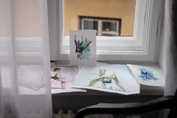 Цикл рисунков с танцорами современного балета - Sputnik Латвия