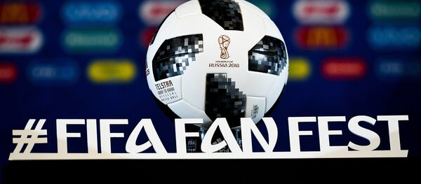 2018. gada pasaules čempionāta futbolā oficiālā bumba Telstar 18 2018. gada pasaules čempionāta futbolā oficiālā bumba Telstar 18 - Sputnik Latvija