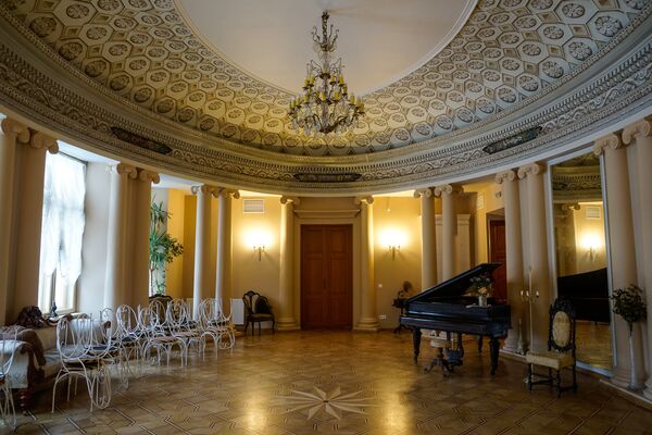 В зале Пакруойской усадьбы прекрасная акустика - Sputnik Латвия