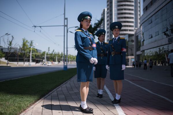 Sievietes formastērpos - Sputnik Latvija