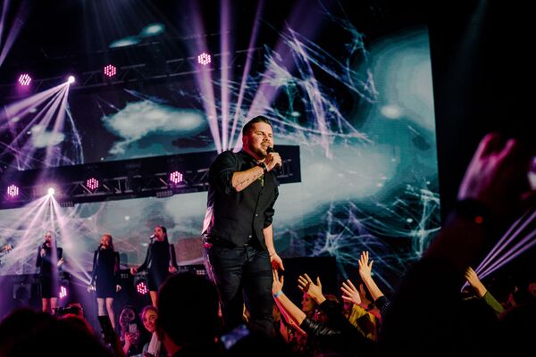 Латвийский певец Интарс Бусулис - Sputnik Латвия