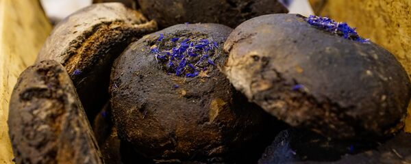 Ржаной хлеб с васильками - ноу-хау смилтенской компании Kukaburras, в ассортименте которой есть даже яблочный сыр! - Sputnik Латвия