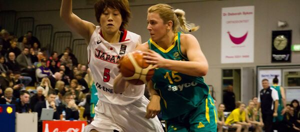 Баскетболистка Сара Бликэвс (справа) Баскетболистка Сара Бликэвс (справа) - Sputnik Латвия