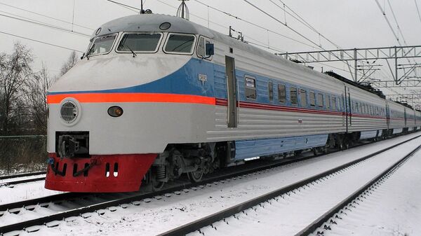 Скоростной электропоезд ЭР200 первого выпуска - Sputnik Латвия