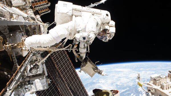 Выход в открытый космос у МКС - Sputnik Латвия