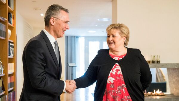 Генеральный секретарь НАТО Йенс Столтенберг встретился с премьер-министром Норвегии Эрной Солберг - Sputnik Латвия