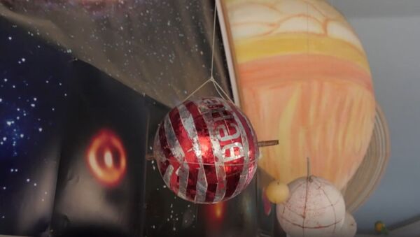 Пенсионер построил дома собственный планетарий - Sputnik Латвия