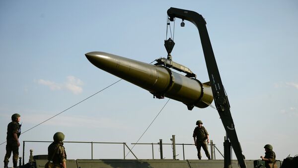 Развертывание оперативно-тактического ракетного комплекса Искандер-М - Sputnik Latvija