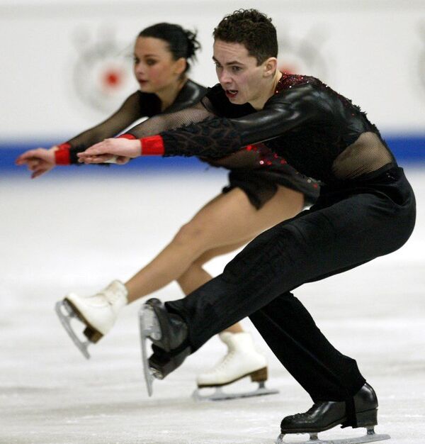 Латвийские фигуристы Ольга Богуславская и Андрей Бровенко на чемпионате мира 2004 года в Дортмунде - Sputnik Латвия