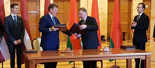 Премьер-министр Латвии Марис Кучинскис и премьер-министр Беларуси Андрей Кобяков - Sputnik Латвия