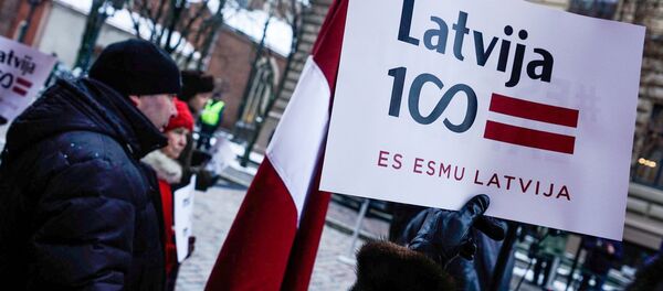 Акция в защиту русских школ у здания Сейма, 8 февраля 2018 года Акция в защиту русских школ у здания Сейма, 8 февраля 2018 года - Sputnik Latvija