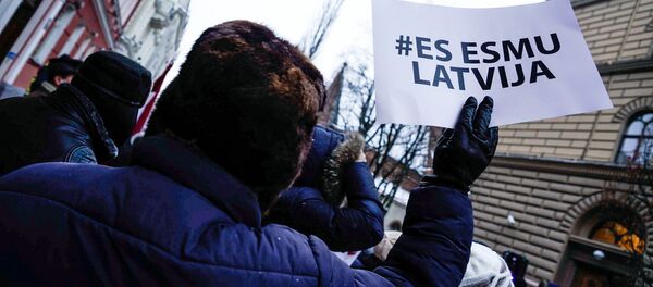 Maršs krievu skolu aizsardzībai - Sputnik Latvija