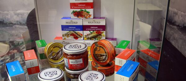 Рыбные консервы Riga Gold на выставке Продэкспо-2018, производитель Gamma-A - Sputnik Латвия