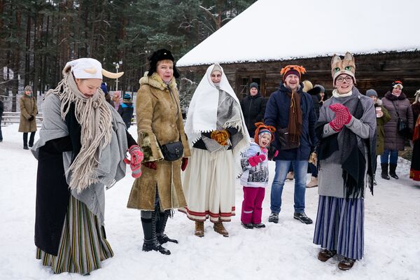 Метени - латышский народный праздник проводов зимы в Латвийском этнографическом музее - Sputnik Латвия
