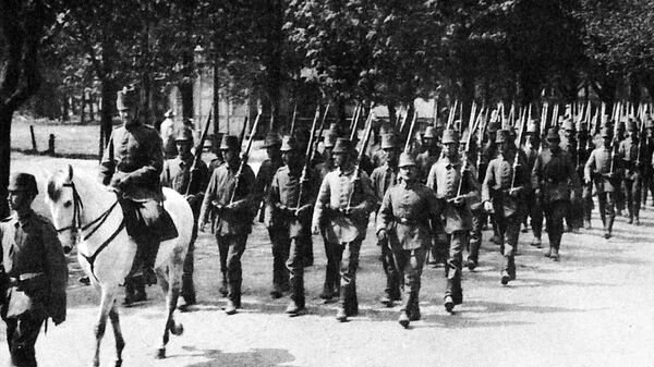 Батальон егерей на параде в Лиепае, лето 1917 Батальон егерей на параде в Лиепае, лето 1917 - Sputnik Латвия