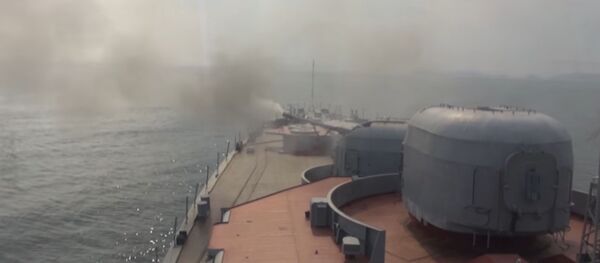 Ракетные и артиллерийские стрельбы БПК Адмирал Виноградов в Японском море - Sputnik Латвия