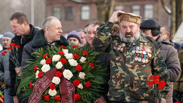 Ветераны-афганцы собрались у памятника воинам-интернационалистам - Sputnik Latvija
