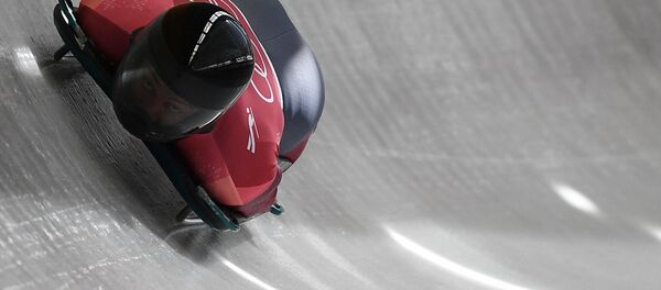 Мартинс Дукурс (Латвия) во время соревнований по скелетону среди мужчин на XXIII зимних Олимпийских играх Мартинс Дукурс (Латвия) во время соревнований по скелетону среди мужчин на XXIII зимних Олимпийских играх - Sputnik Латвия