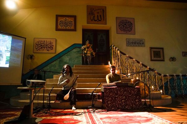 Мультиинструменталисты из Ирана Мохаммад Расоули и Омид Самари - Sputnik Латвия