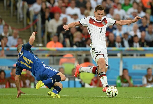 Рекордсмен по количеству забитых мячей в финальных стадиях мундиалей – Мирослав Клозе Рекордсмен по количеству забитых мячей в финальных стадиях мундиалей – Мирослав Клозе - Sputnik Латвия