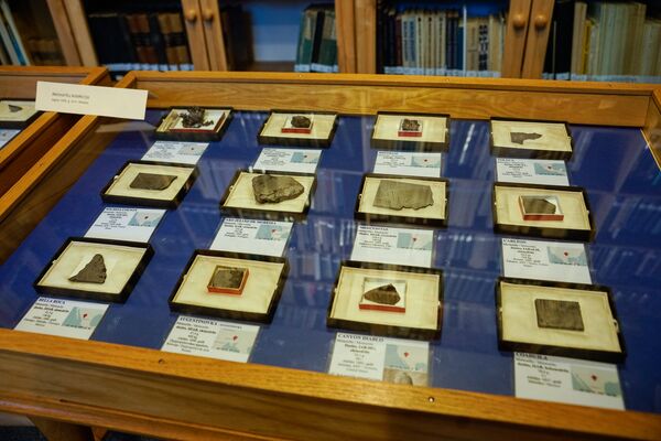 Коллекция метеоритов в институте астрономии Латвийского университета Коллекция метеоритов в институте астрономии Латвийского университета - Sputnik Латвия