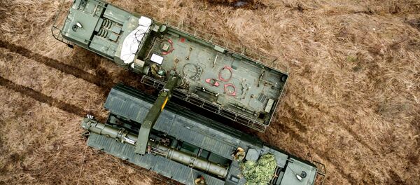 Транспортно-заряжающая машина комплекса Искандер-К с крылатыми ракетами Р-500 в Краснодарском крае - Sputnik Латвия