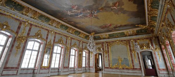 В фильме: салон Анны Павловны Шерер В фильме: салон Анны Павловны Шерер - Sputnik Latvija