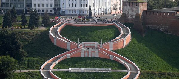 Чкаловская лестница – монументальная лестница в историческом центре Нижнего Новгорода, соединяющая Верхне-Волжскую и Нижне-Волжскую набережные. Чкаловская лестница – монументальная лестница в историческом центре Нижнего Новгорода, соединяющая Верхне-Волжскую и Нижне-Волжскую набережные. - Sputnik Латвия