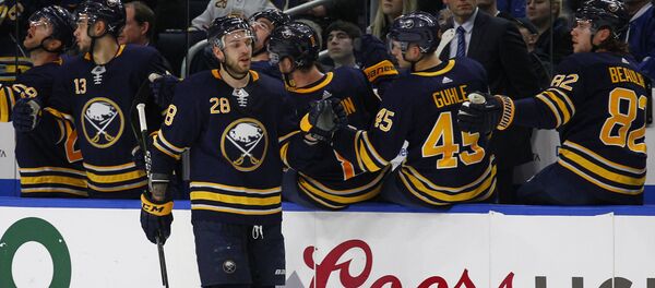 Хоккеист Земгус Гиргенсонс забил седьмую шайбу в сезонея - Sputnik Латвия