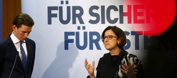 Министр внутренних дел Австрии Йоханна Микль-Ляйтнер на пресс-конференции в Вене - Sputnik Латвия