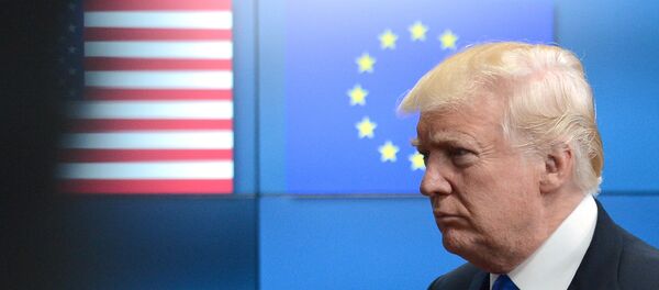 Президент США Дональд Трамп встретился с лидерами ЕС в Брюсселе Президент США Дональд Трамп встретился с лидерами ЕС в Брюсселе - Sputnik Latvija