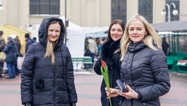 8 марта на Центральном рынке в Риге - Sputnik Латвия