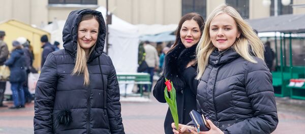 8 марта на Центральном рынке в Риге 8 марта на Центральном рынке в Риге - Sputnik Latvija