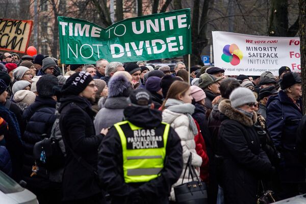 Марш в защиту русских школ. 10 марта 2018 г. - Sputnik Латвия