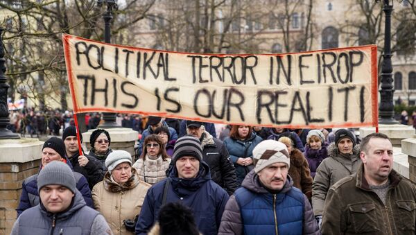 Марш в защиту русских школ. 10 марта 2018 г. - Sputnik Латвия
