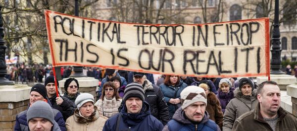 Марш в защиту русских школ. 10 марта 2018 г. - Sputnik Латвия