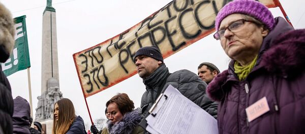 Марш в защиту русских школ. 10 марта 2018 г. Марш в защиту русских школ. 10 марта 2018 г. - Sputnik Латвия