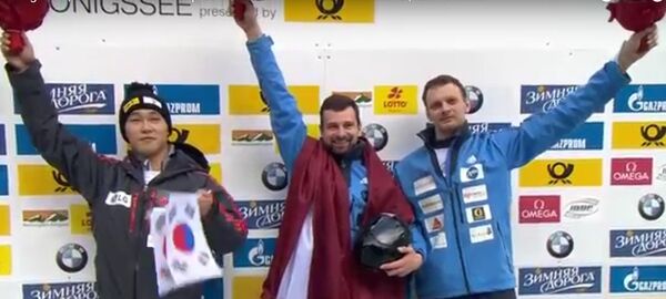 Церемония награждения победителей этапа КМ по скелетону в Кенигзее - Sputnik Латвия