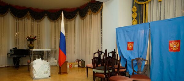 В 20-00 все участки в Латвии закрылись - Sputnik Латвия