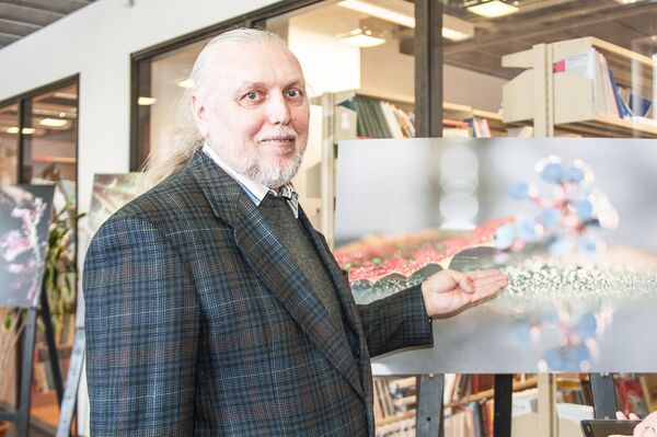 Искусствовед Валентин Даниленко Искусствовед Валентин Даниленко - Sputnik Латвия