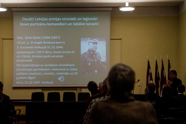 Лекция про подвиги лесных братьев Лекция про подвиги лесных братьев - Sputnik Латвия