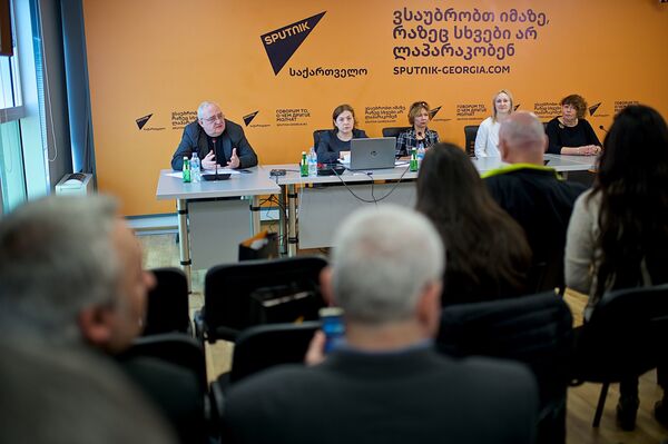 SputnikPro успешно вышел в онлайн: вебинары собрали уже сотни журналистов SputnikPro успешно вышел в онлайн: вебинары собрали уже сотни журналистов - Sputnik Латвия